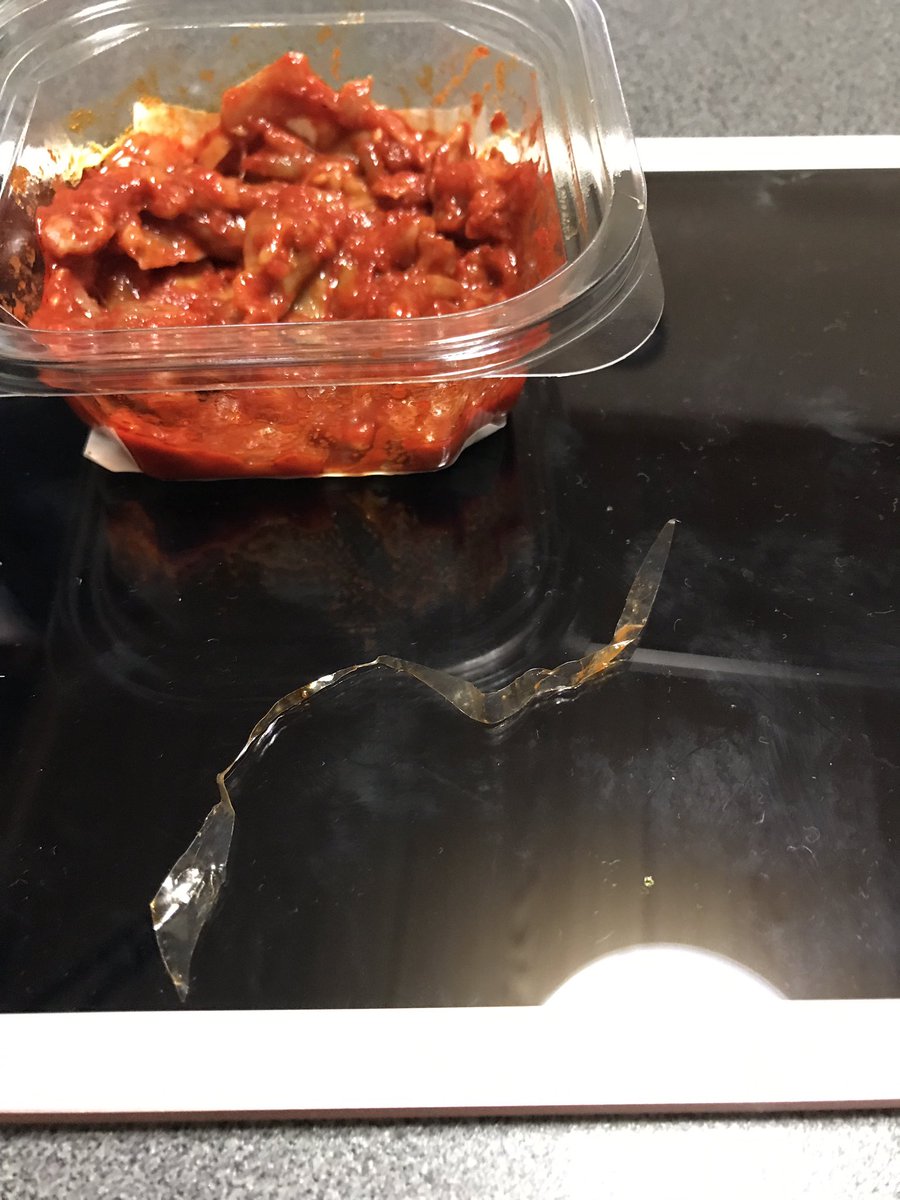 返答はいいと言ったものの、
未だにすいませんでしたぐらいの返事がこない成城石井・・・。
年末に異物が入ってたのにのそりゃないでしょ！