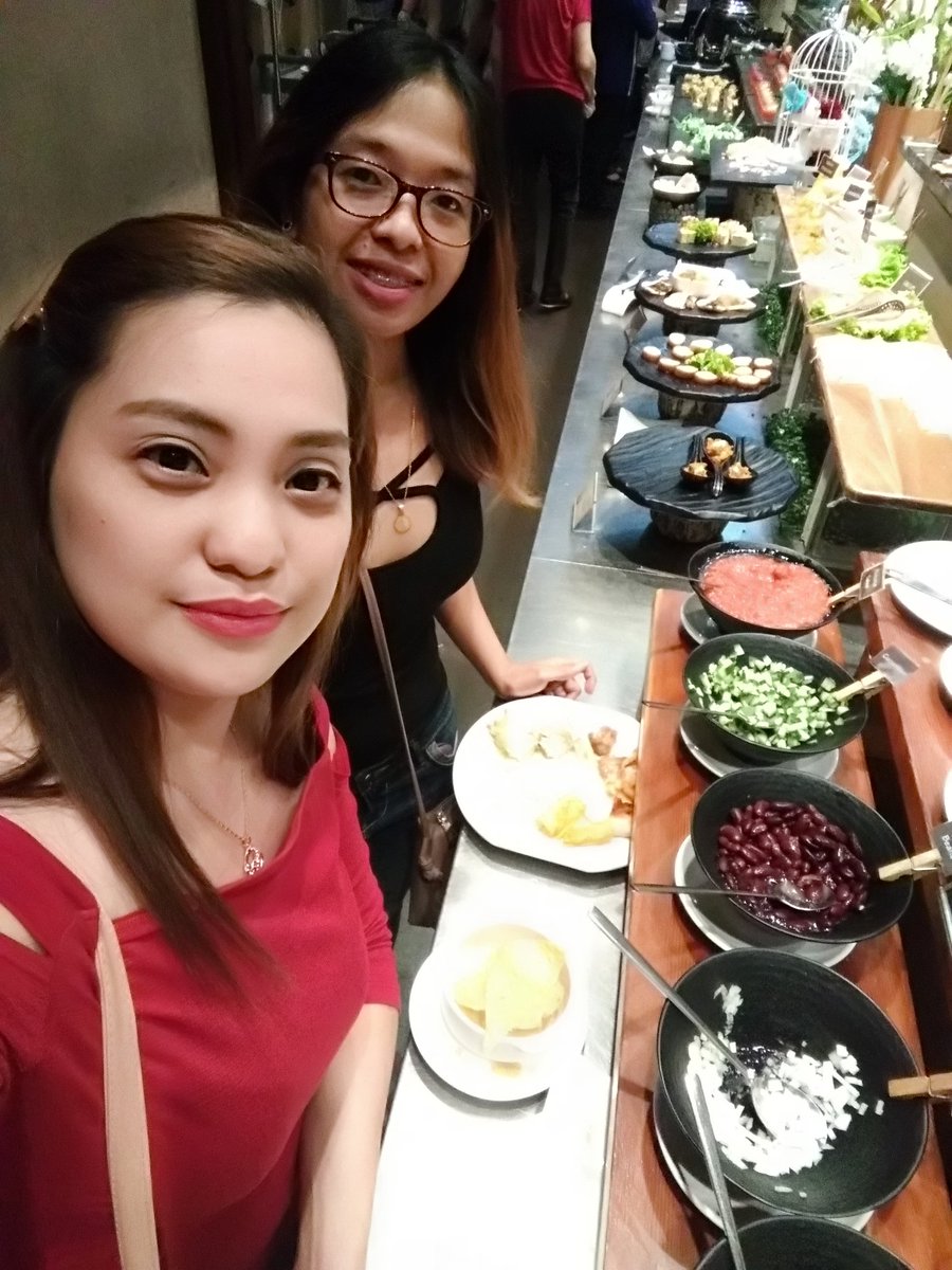 Lanie1289's tweet photo. On this day a Princess was born 😍😘
Celebrating my birthday at Vikings
#dinner
#vikingsatMOA https://t.co/BPTk2GEi2Q