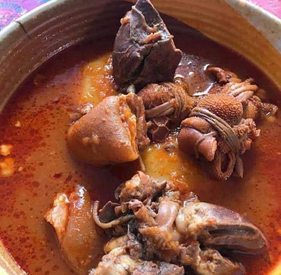 ApataseV's tweet photo. Sundays are for ASANKA LOCALS😜😜😜
tag  friends who love fufu,to come through today inside APATASE VILLAGE
1PM 
Call 0543676627 for more details 
We start by tagging 2people
See you soon☺
@SharonCukyz @gege_stylee https://t.co/QPohVF2izn