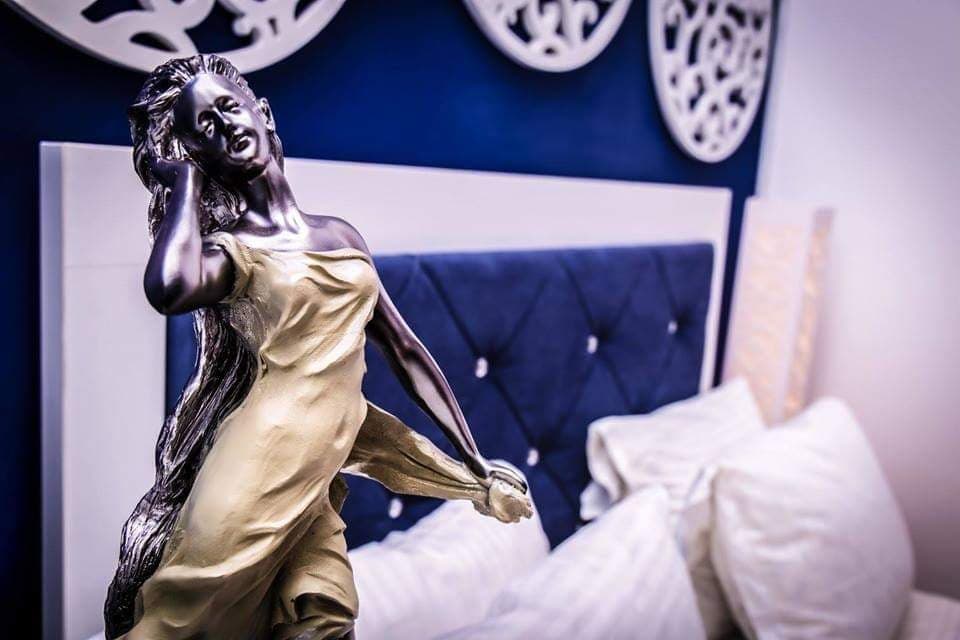 PrivattStudio's tweet photo. Lux, eleganta, spatii de relaxare, confort, curatenie, toate aceste lucruri sunt indeplinite de #PrivattStudio
https://t.co/qW2C9sNeU3 https://t.co/Kt5aYmPT8d