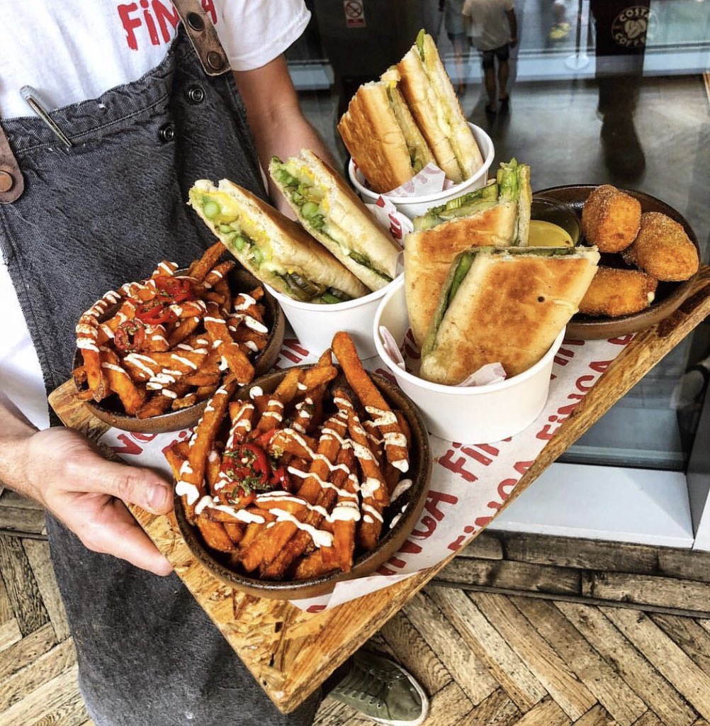 CAHITA_UK's tweet photo. The wait is nearly over... this Friday you can tuck into a FINCA feast at our Cuban-Chinese pop-up with a huge, beautiful set menu for just £30 a head - swipe to see it 🎟🥢 Last few tickets left for our 9pm Friday slot: https://t.co/NNm5yxsddt https://t.co/i4GO3tDSOD