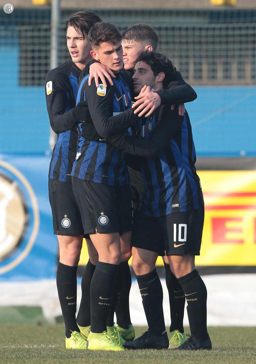 Inter's tweet photo. 90' + 3 - Triplice fischio al "Pasqualino Stadium": #PalermoInter 0⃣-3⃣. La doppietta di Adorante e l'autogol di Petrucci consentono ai nerazzurri di ottenere i tre punti nell'ultima giornata di andata del campionato #Primavera1TIM.

#PalermoInter 0-3 #InterYouth #ForzaInter https://t.co/ajUG3lxLoT