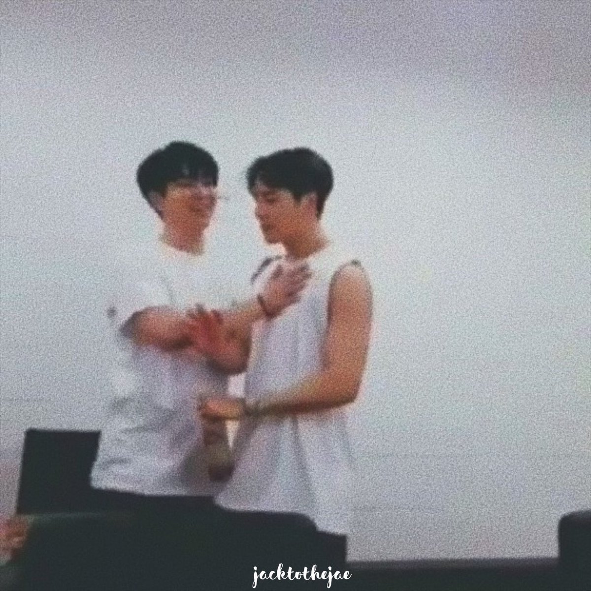 JACKtotheJAE's tweet photo. ⠀

———For all the things my hands have held the best by far is you.👑🌙———

⠀#JACKJAE #JACKTOTHEJAE @JacksonWang852 @GOTYJ_Ars_Vita https://t.co/Q0VQJqO4xv