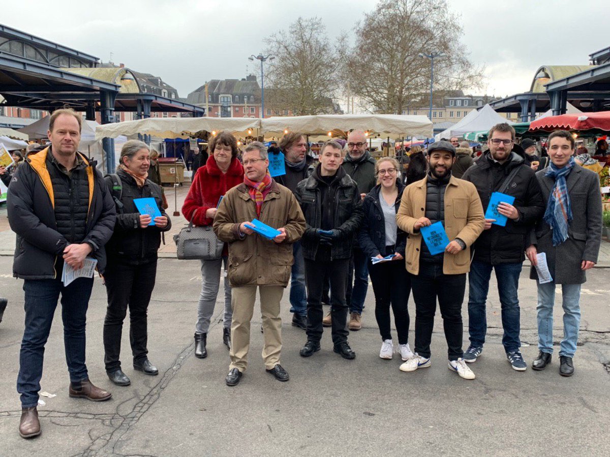 Le comité @EnMarcheRouen mobilisé une fois encore pour aller à la rencontre des Rouennais.
Ce matin, sur le marché Saint-Marc, avec la présence remarquée des @jeunesMacron76 pour nous soutenir !
#Rouen