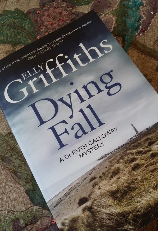alicrimewriter's tweet photo. Book 5 Dying Fall.....Oh my goodness I never 'got' the title at all until.....and then???!!! 😲 @ellygriffiths you are a wicked woman!! 😉#ruthandnelson #cathbad #norfolkfriends #fabreads https://t.co/iS57fZ63Ya