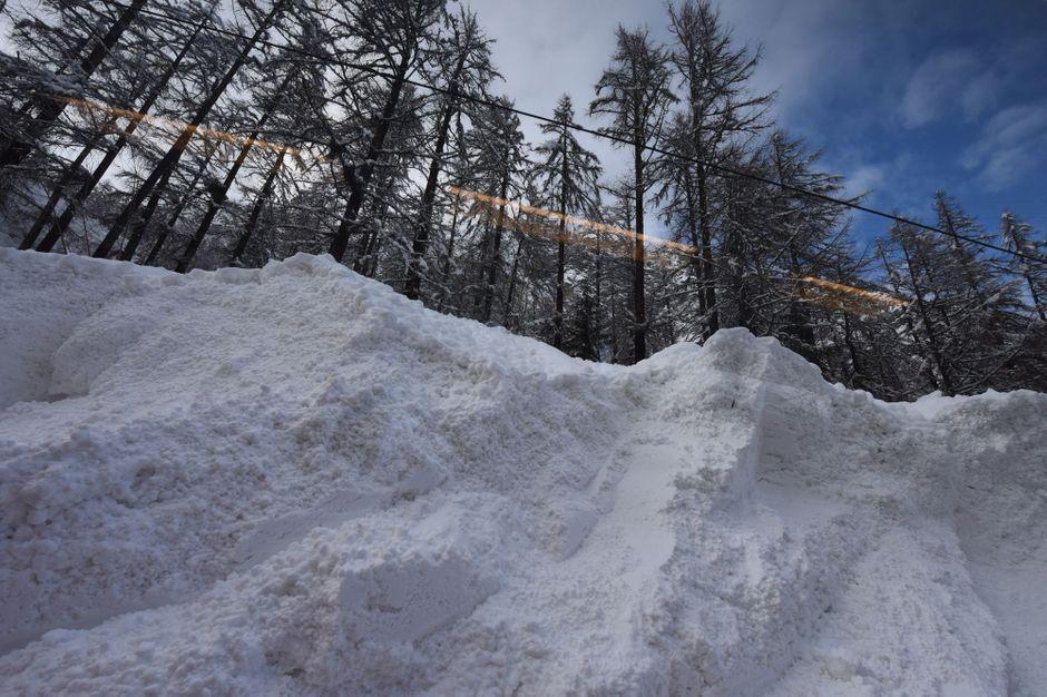 Un Français tué et deux autres blessés dans une avalanche dans les Alpes suisses https://www.parismatch.com/Actu/Faits-divers/Un-Francais-tue-et-deux-autres-blesses-dans-une-avalanche-dans-les-Alpes-suisses-1600561#utm_term=Autofeed&utm_medium=Social&xtor=CS2-14&utm_source=Twitter&Echobox=1547983535 …