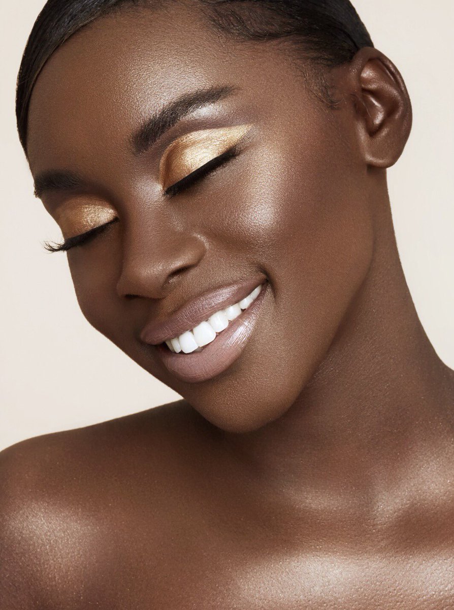 paintedbyesthr's tweet image. New beauty work by me for @naviaofficiel 📷 @flossstudio