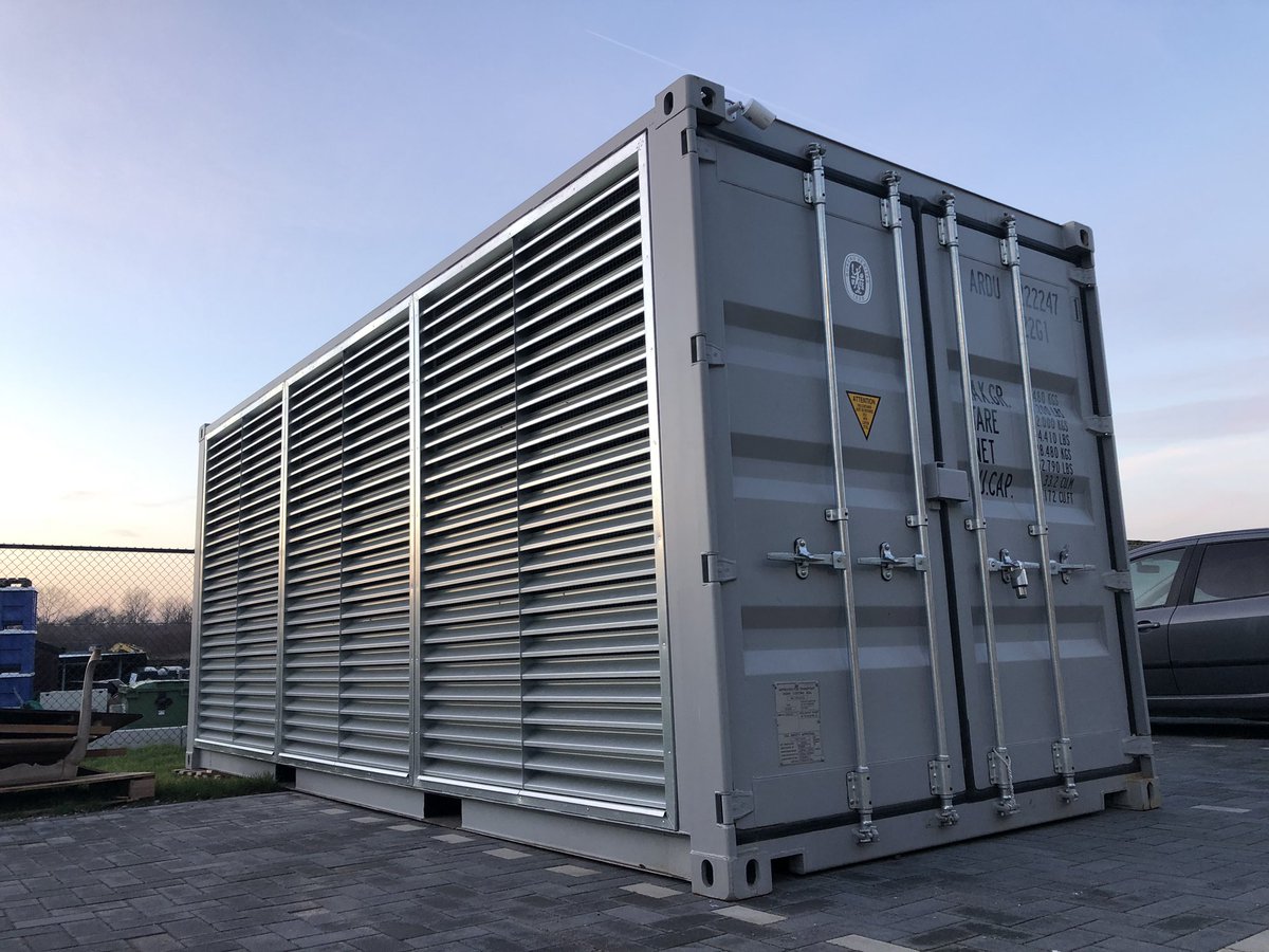 Check out this beauty, Ready for shipment to the customer. Modular 20” # bitcoin #mining container, 4620 TH @ 515 kW Park and hook up @aantonop  #bitcoinmining