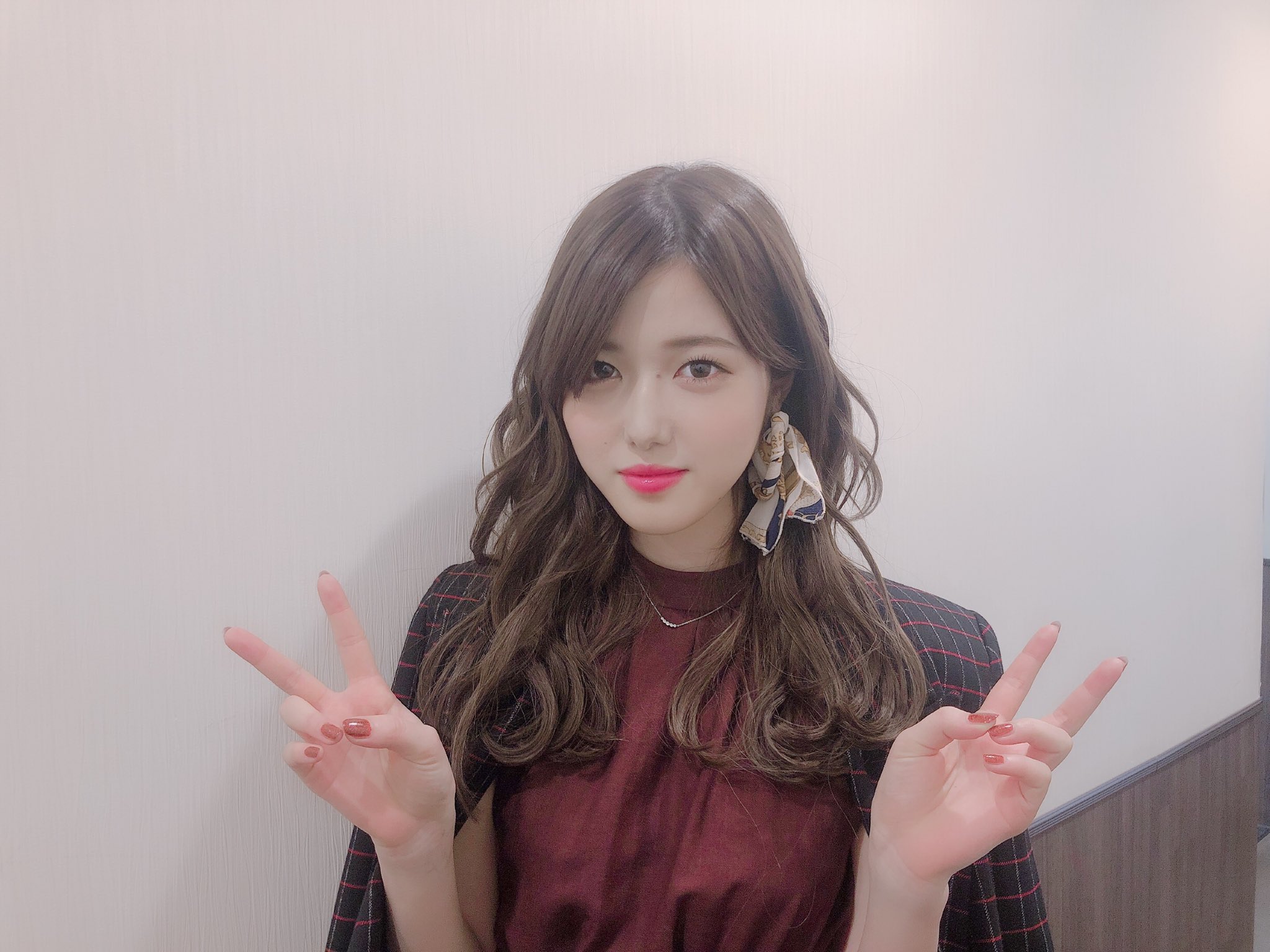 きぬちゃん Sur Twitter ていうかどう 前髪伸ばしてるんだけどどう 良き でもわたし面長だから前髪なくすともっと顔でかく見えるんだよね みんないつも褒めてくれるからきっと褒めてくれるんだろうけどさ 本当にみんなのこと好きすぎて泣きそう