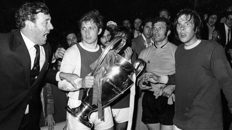 OldFootball11's tweet photo. #Ajax captain #VeliborVasović goalkeeper #HeinzStuy and #DickVanDijk after winning the European Cup at Wembley in 1971. https://t.co/Dy0wMBKQ18