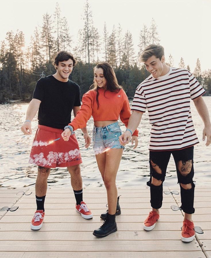 dolanz4eandg's tweet photo. Would love to be their photographer ๐ #nothingbetter #sogoodlooking #damnhot @BryantEslava https://t.co/kzkCHqHYsX