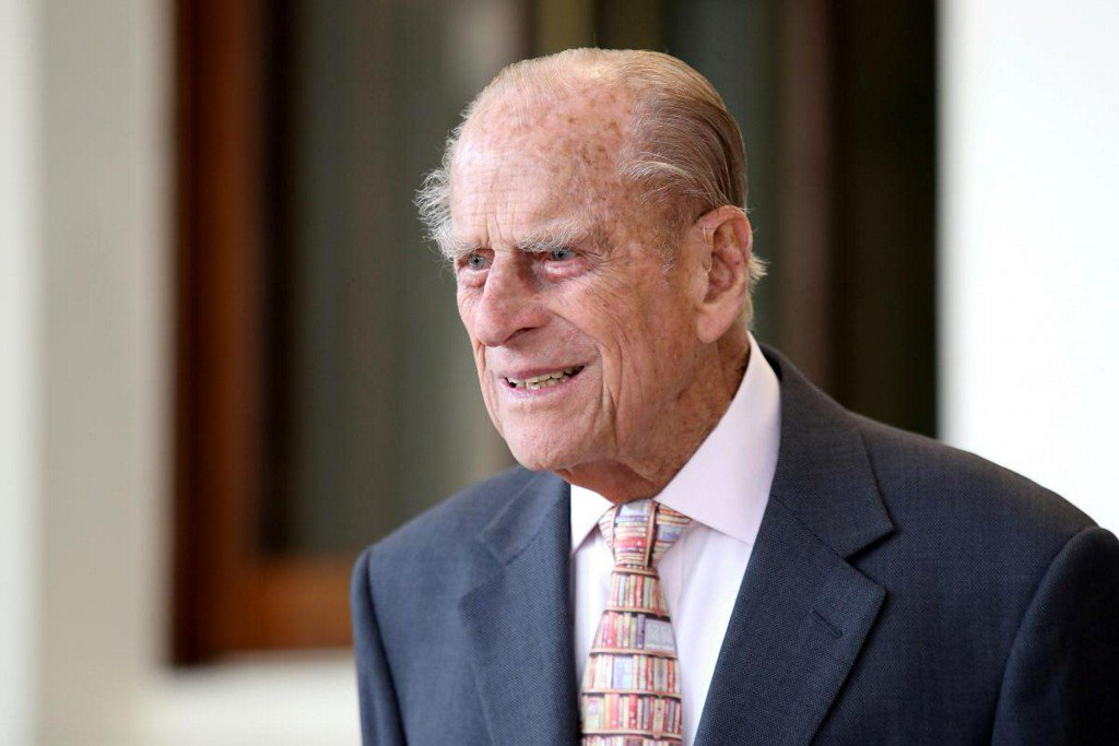 Britain's Prince Philip warned by police over seat belt, two days after crash https://reut.rs/2U1sJF6