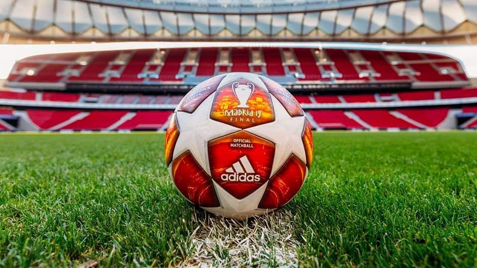 OFICIAL: Este será el balón con el que se jugarán las eliminatorias de Uefa Champions League este año. ⚽️😍 ¿Os gusta?
#UCL @Nissan_ESP