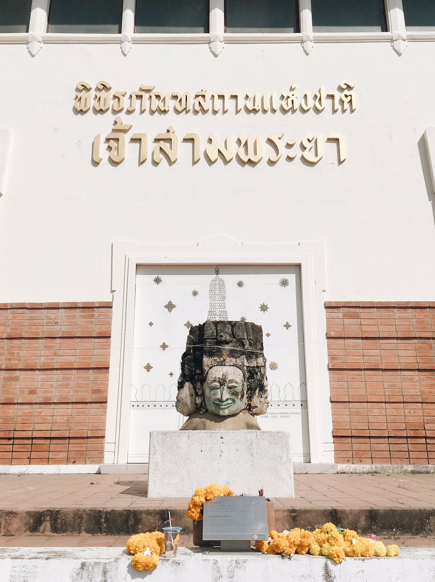 1020n0606's tweet photo. วันนี้ไป’พิพิธภัณฑสถานแห่งชาติ เจ้าสามพระยา’ ประทับใจมากที่มีแอพ museum pool เดินไปสแกน QRcode ไป คือดูของที่จัดแสดงไปสลับกับมองข้อมูลในมือถือ แถมมีเสียงพากย์บอกข้อมูลสำคัญๆของของที่จัดแสดง เหมาะมากกับคนสมาธิสั้นอย่างเราในการเดินพิพิธภัณฑ์ อยากให้มีทุกที่เลย :) #museumpool https://t.co/1uUaP13G55