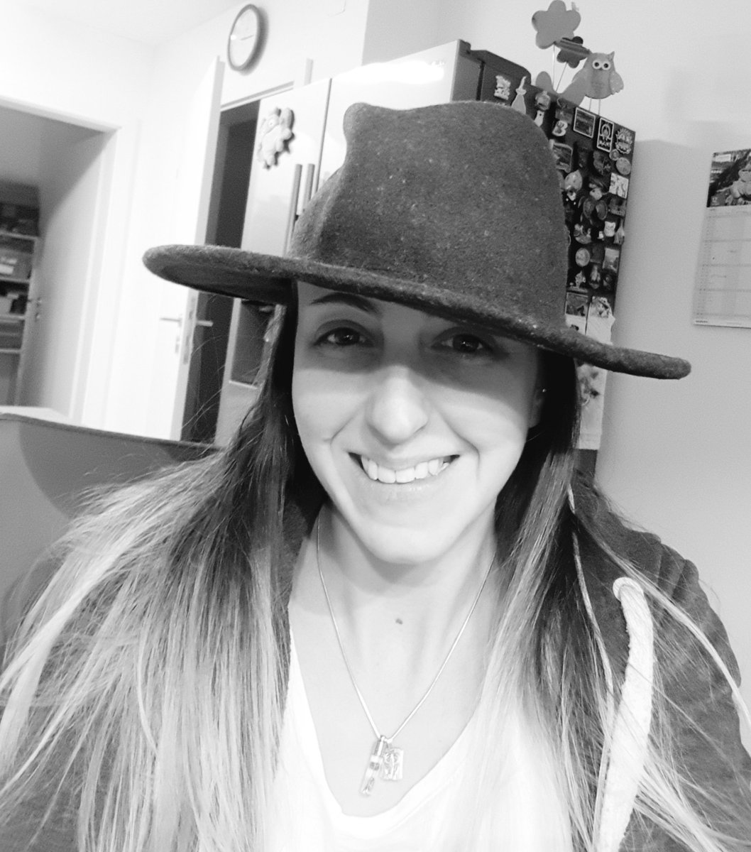 Well, i think this hat doesn't looks so bad on me 😊😁