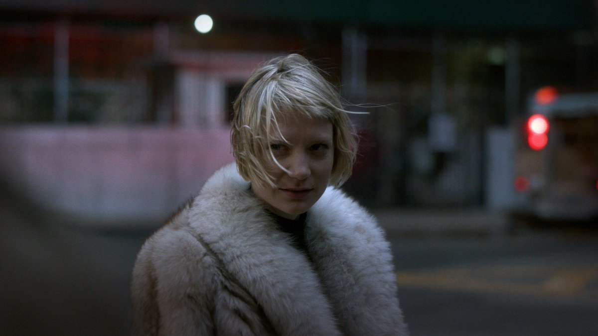 mwasikowskaorg's tweet photo. 📷 Mia Wasikowska as Jackie in 'Piercing' (2018, dir. Nicolas Pesce) https://t.co/IavUjUIF06