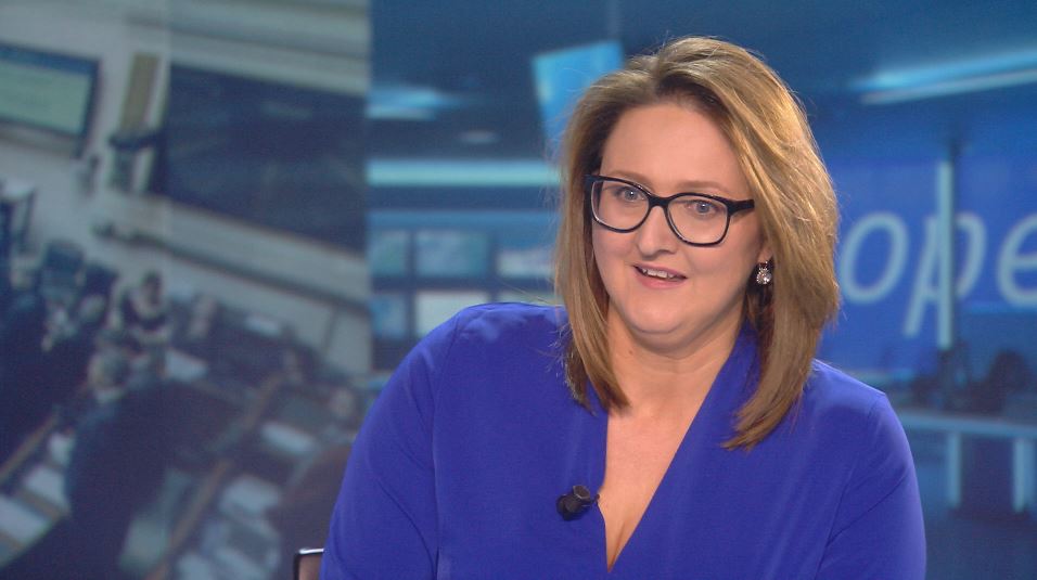 VTMNIEUWS's tweet photo. .@RuttenGwendolyn : "Strategie van N-VA: alles onbestuurbaar maken." https://t.co/pQPRHDv2p2 https://t.co/AZFuqfi5Yi