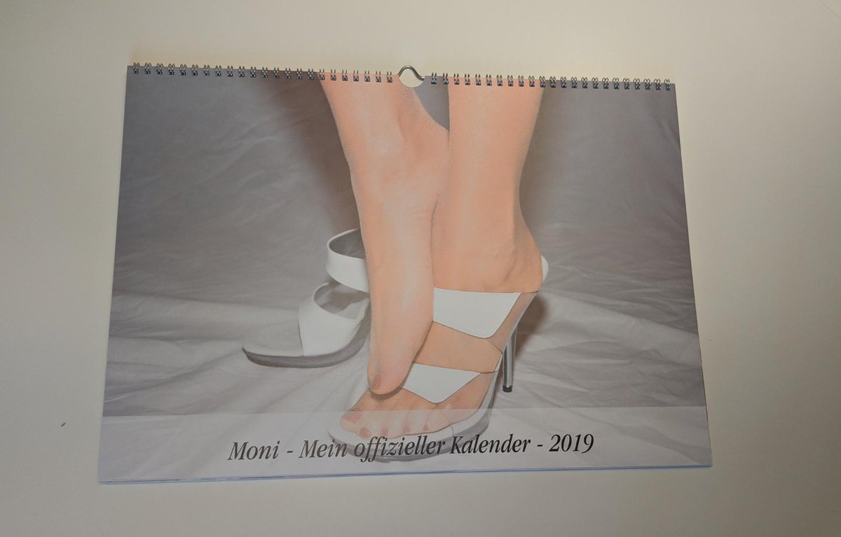 Ab morgen beginnt der Versand meines lange ersehnten Wand-Kalender 2019. 😍📆

Die Stückzahl ist stark begrenzt!

monisworld.tv/Shop/Artikel/F…

Größe DIN A3 Querformat mit den Maßen: 42cm breit x 30 cm hoch. #Monisworld #MilfMoni