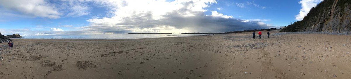 #Tenby #SundayMorning  #Pembrokeshire #SundayMotivation #southbeach <a href="/WoCoTenby/">Worcester Cottage</a> <a href="/FBMHolidays/">FBM Holidays</a>  😎👍🏻