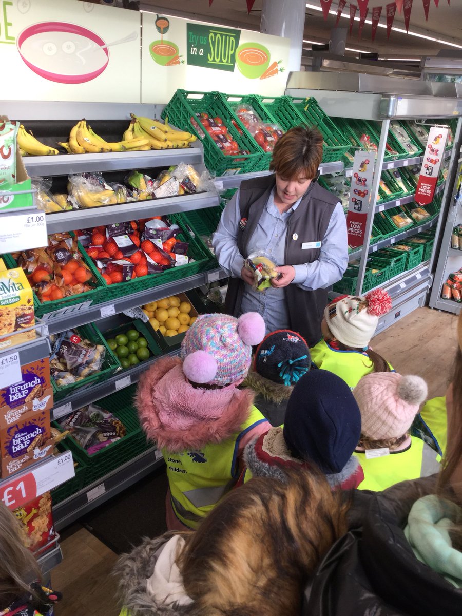 StoneywoodNurs1's tweet photo. Afternoon nursery visited Stoneywood Co-op to buy something healthy for our snack. We had a tour and saw where all the food is stored. What an exciting tour! https://t.co/YrB3mBeoKv
