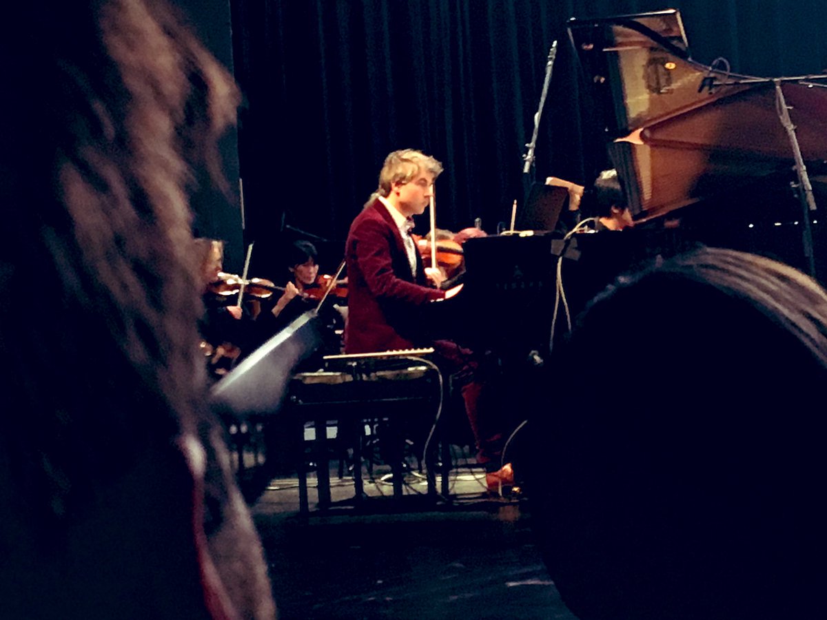UltraschallB's tweet photo. Sebastian Berweck & #RSB #Berlin mit „hyperrealem #Klavier“ von @MalteGiesen #usb19 #Ultraschallfestival @Volksbuehne https://t.co/MbtXpljFuB
