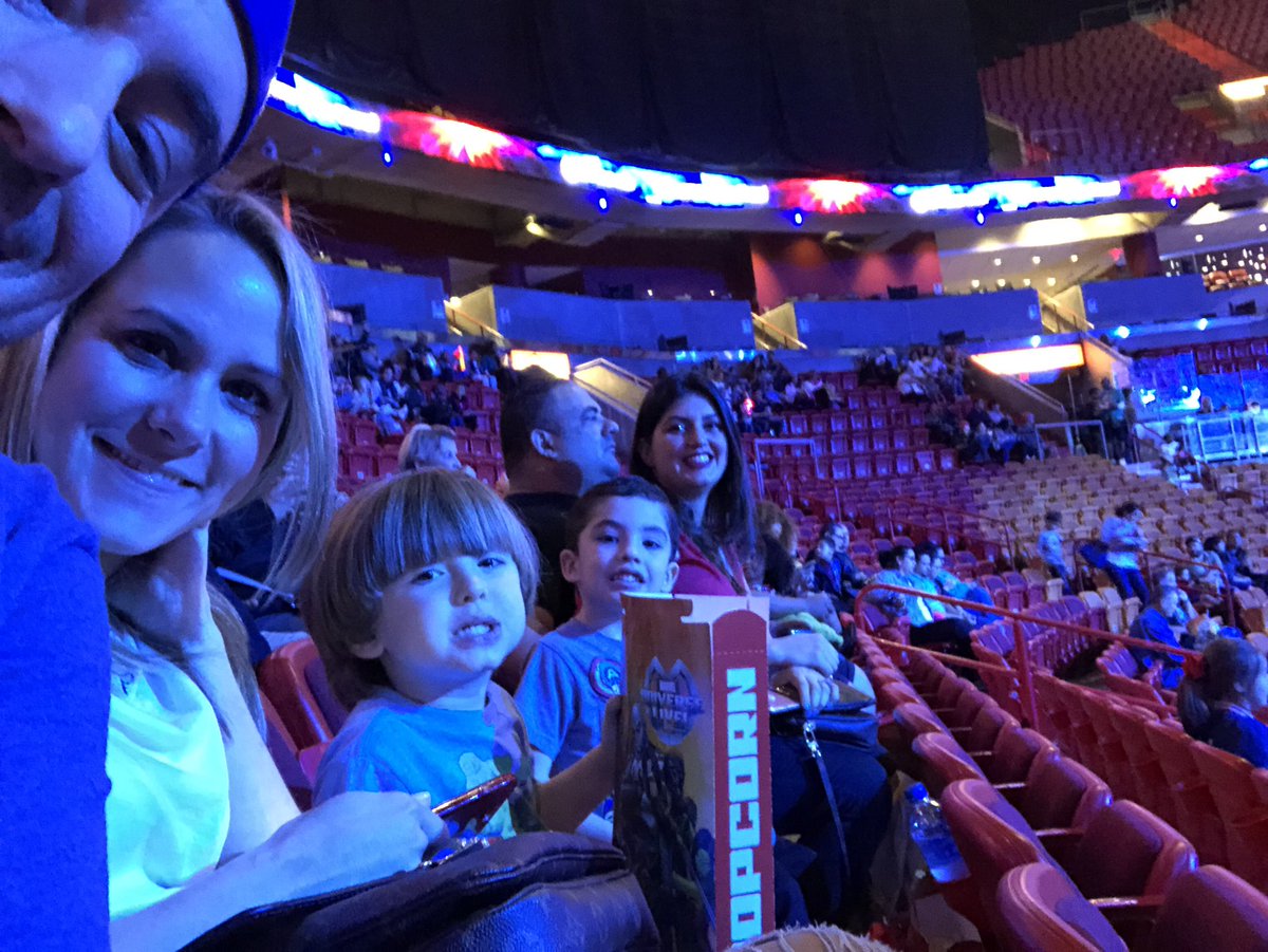 #marveluniverselive