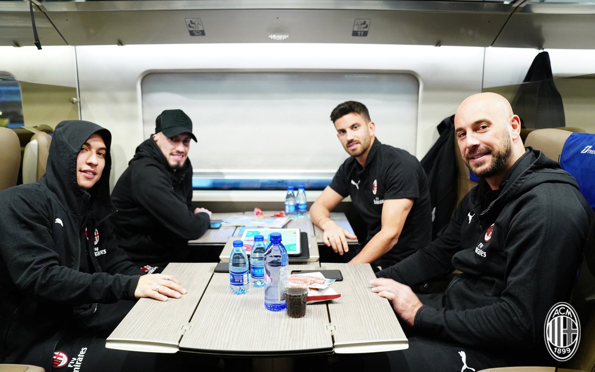L’@acmilan viaggia verso Genova a bordo di #Frecciarossa!
#frecciacampioni #trenoufficiale #GenoaMilan