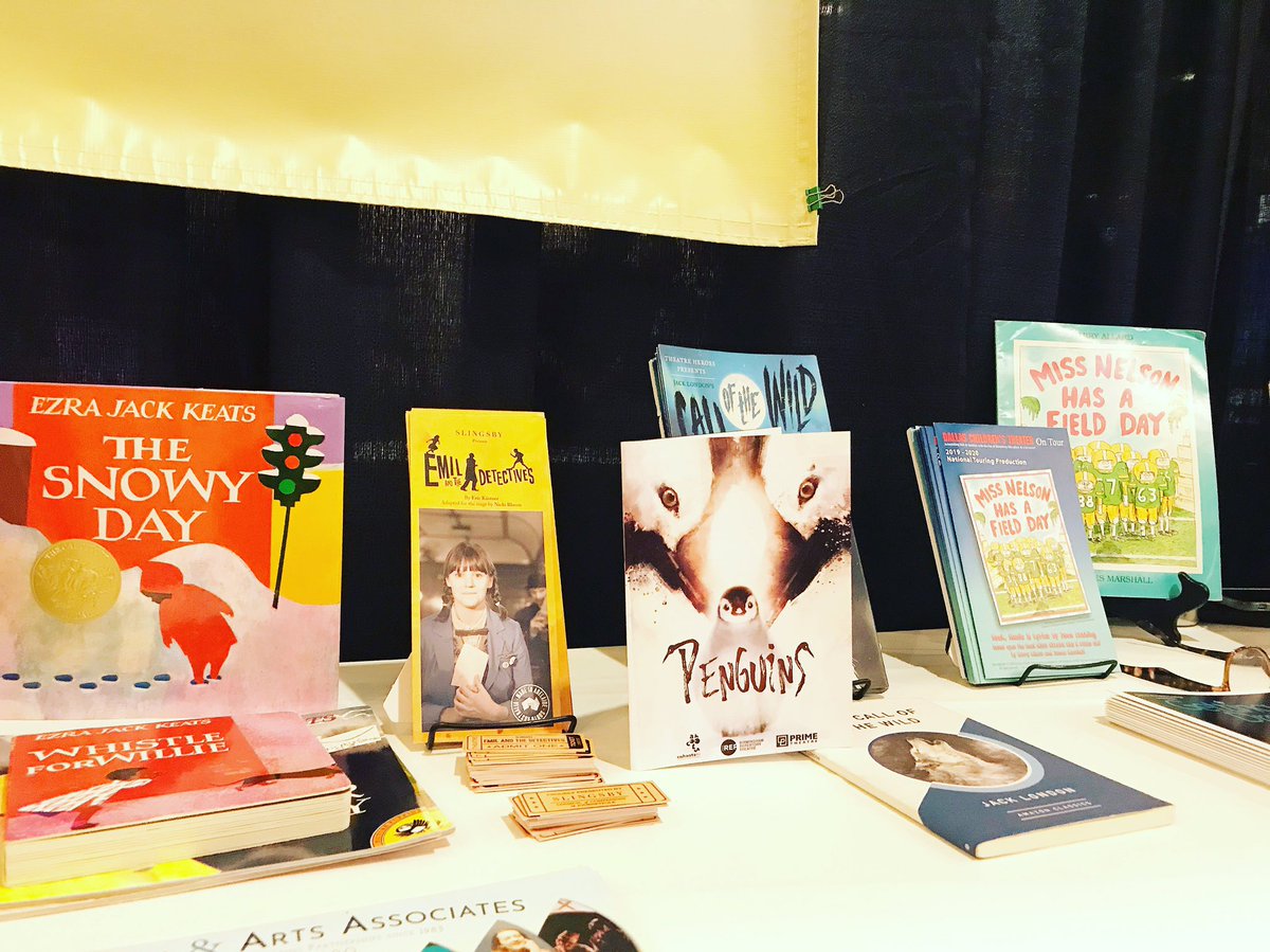 CarlosPons_G's tweet photo. At the Holden & Arts Associates, who look after our #Penguins, booth, having a sweet moment of nostalgia with some favourite childhood stories their artists bring to the stage. Thanks Holden&Arts for your hospitality during #ipay2019! 🐧 @CahootsNI https://t.co/VhOZaRDzvP