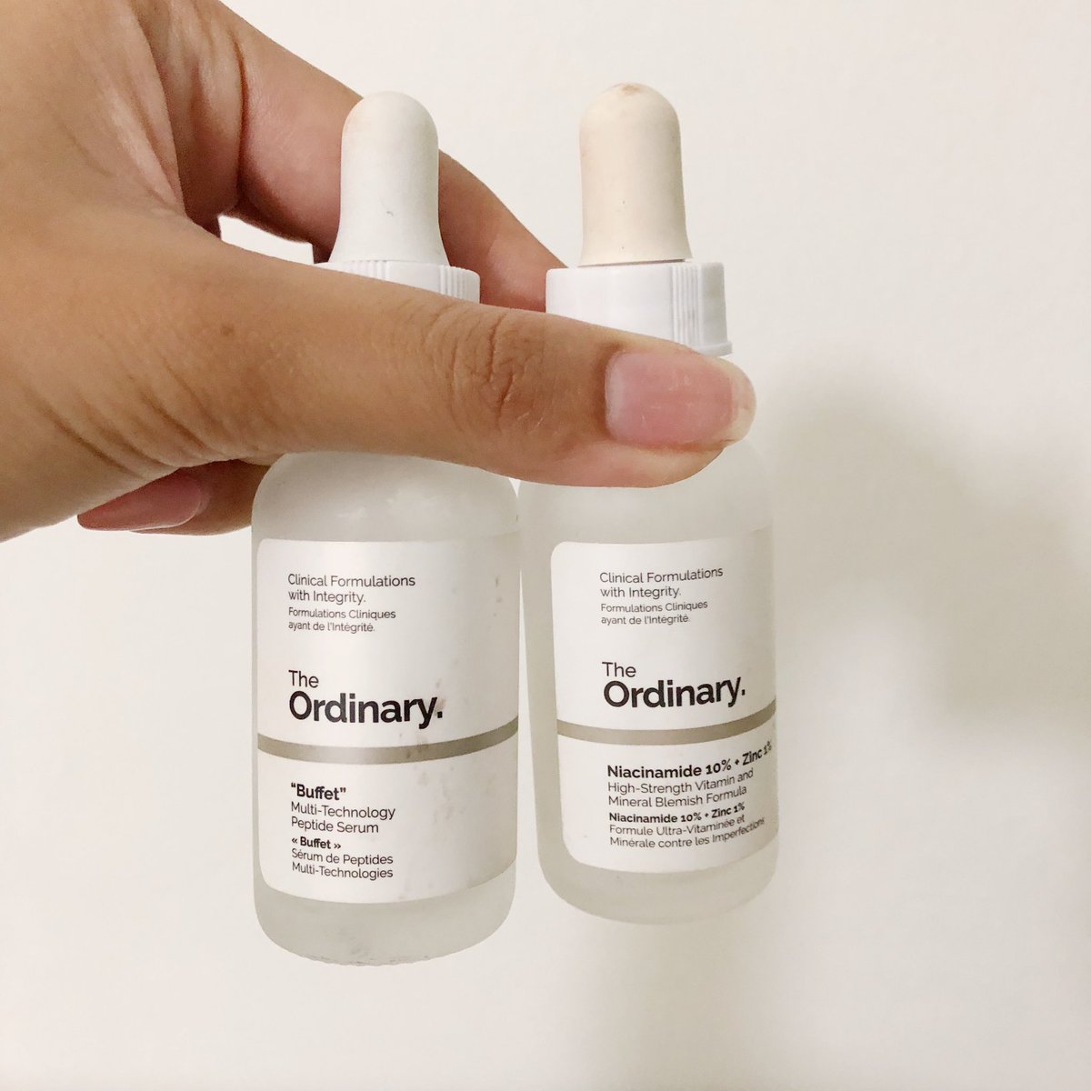 lmmablackbarbie's tweet photo. สำหรับคนที่ไม่รู้จะเลือกใช้ตัวไหนของแบรนด์ Ordinary ส่วนตัวใช้2ตัวนี้มาได้3เดือน หมดขวดเรียบร้อย 

Buffet ทาก่อนนอน ลดเรือนจุดด่างดำได้จริงและหน้าขาวมากกกก ขาวจนลอยแล้ว ขาวกว่าคอ 

Niacinamide ลงก่อนแต่งหน้าแล้วคสอติดทนขั้นสุด แทน primer ได้เลย ใครหน้ามันแนะนำ มันลดความมันได้จริง https://t.co/IUbx17AslC