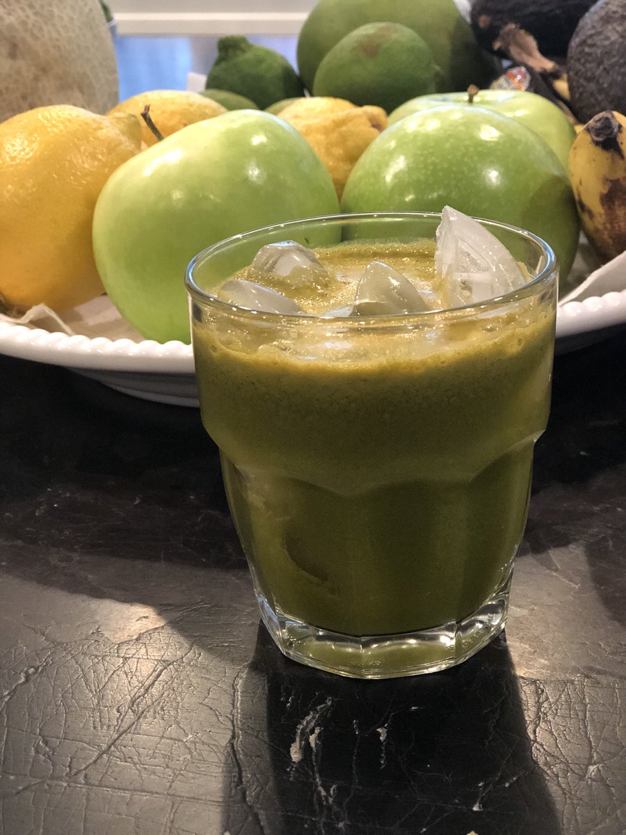PoppyAustinOrg's tweet image. Healthy start to the day!

Bag of washed baby kale and baby spinach
1 whole lemon
2 x red apples 
2 x green apples
2 x carrots 
1 big head of celery 
Ginger 
Handful of fresh parsley 
#healthylife #healthymorning #selfcare #lookafteryourself #putyourselffirst