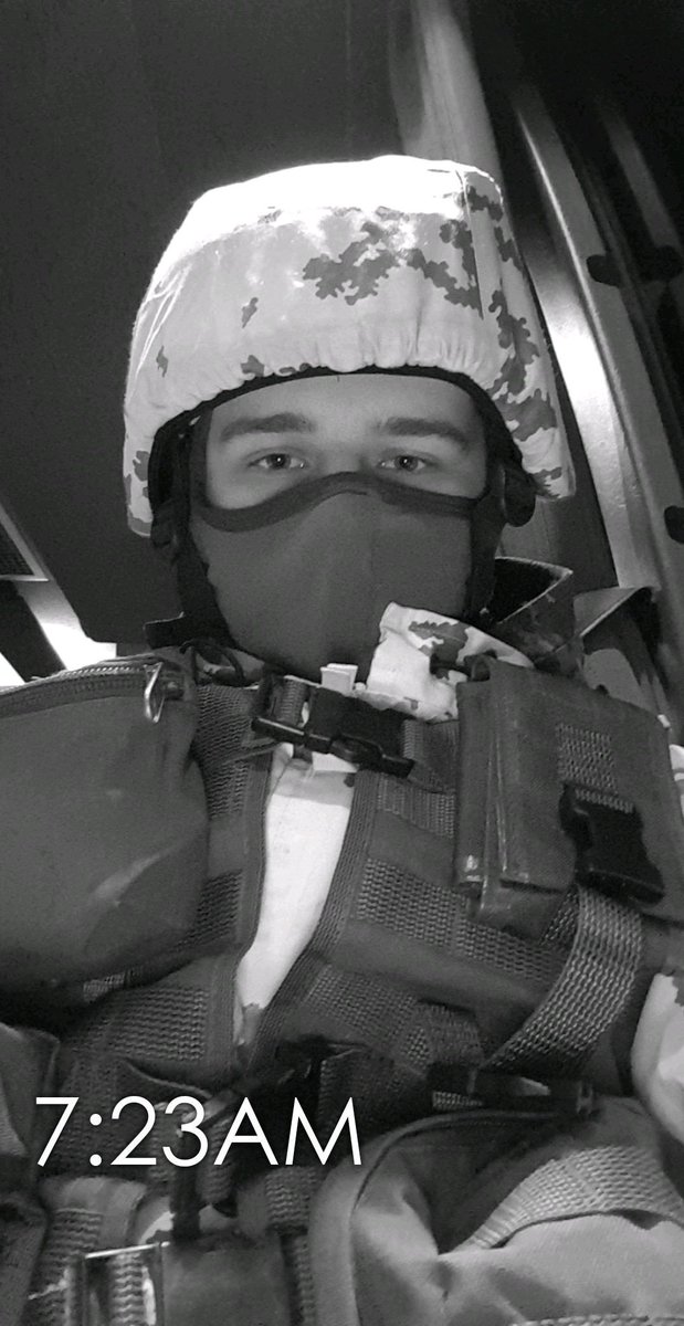 Rumarfy's tweet image. Mans not playing games🔫