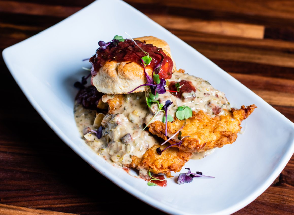 SecretoKitchen's tweet photo. Brunch at Secreto is a Sunday well spent. Our Brookhaven location is serving up brunch from 10 a.m. to 3 p.m. Our chicken and biscuit with bacon-jalapeno gravy is waiting for you! 😍 https://t.co/4cqm6dWBLW
