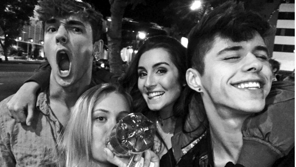 alexisaxis222's tweet photo. Double straight date or #brackson date? Lol 😂 https://t.co/zWS2MiojtU