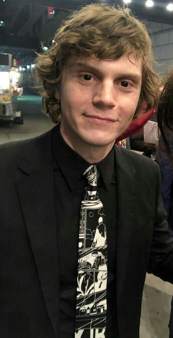 Happy birthday pro amor da minha vida vulgo Evan Peters 
AMO DEMAIS 