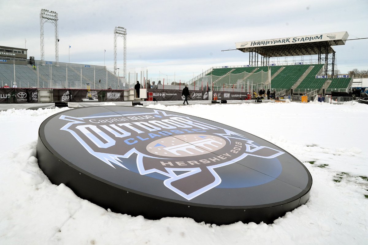 TheHersheyBears's tweet photo. One year ago today, we took it outside #HBH https://t.co/cq7vPIns0U