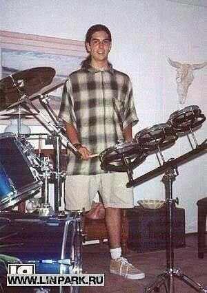 Happy 40th Birthday to my favorite drummer, Rob Bourdon! I hope you\re day is special.   