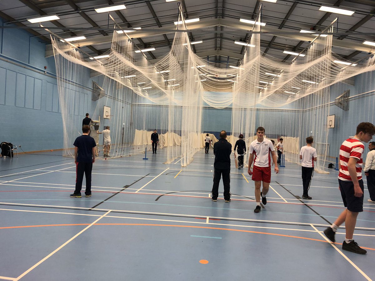 1st Academy session for @RadleyCricket this term. Batters with Dave Houghton and amazing support as ever from Raj and Lloydsy. Icing on the cake to have  @ngubbins18 back. Not sure about his claim that @RadleyHSocial hasn’t produced many sportsmen though! #Radleypeople #legacy