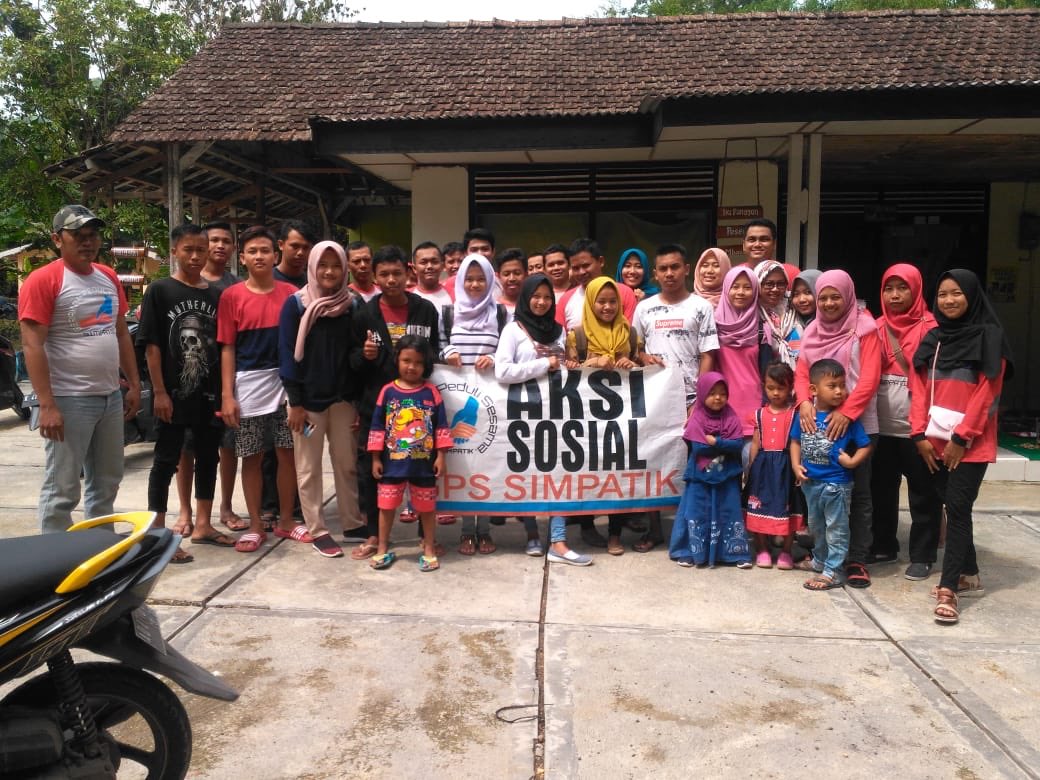 gpssimpatik's tweet photo. Beberapa dokumentasi Aksi Ketuk Berkah pagi tadi. Selain dibantu simpatisan yg setiap bulan hadir, aksi kali ini diramaikan dengan adik2 dr sekolah MAN Blora dan pemuda karang taruna dukuh Blimbing. https://t.co/xkOl79bFu5