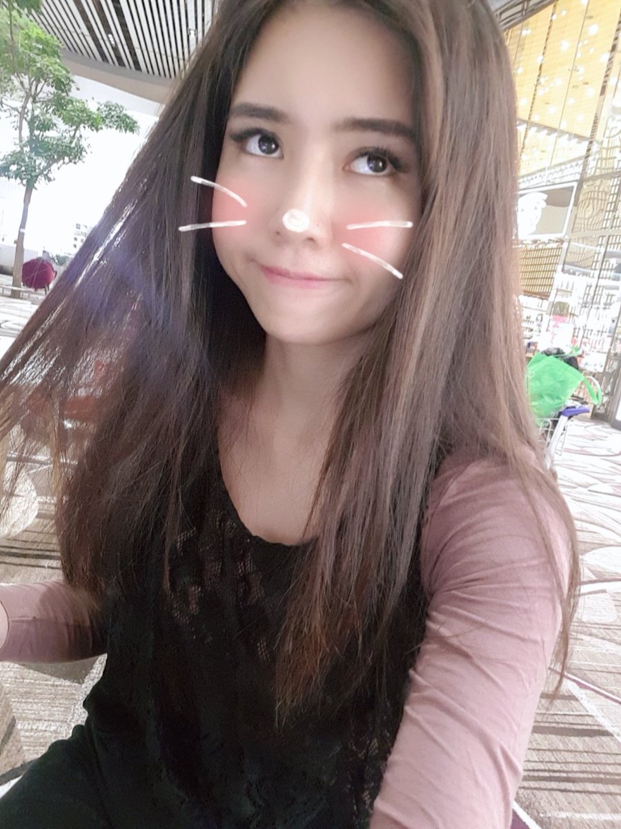 kiaraakitty's tweet image. Finally said bye to my folks ... mom was reminding me a thousand things I should and should not do .. 😥 and you guys still ask me to go LA ? That be another row of mom bible talk  lulz  .. see u all in Hongkong !! #Cx #notababy