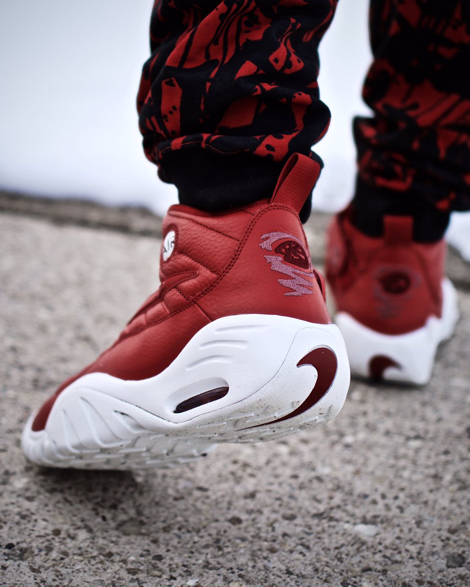 nike air shake ndestrukt on feet