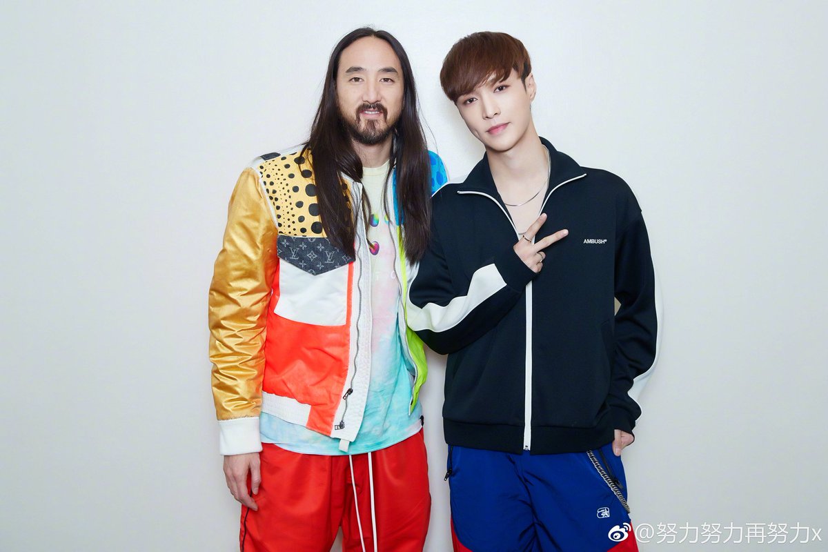 XingPark's tweet image. 190120 Yixing Weibo Update 2/2
#Samsung #GalaxyA8s #LayXSamsung
#LayZhangNAMANANA #producerLayZhang #LayZhang #อี้ชิง #张艺兴 #Lay #Yixing #레이 #レイ #チャンイーシン #장이씽 @layzhang @lay_studio @ASAPferg @steveaoki