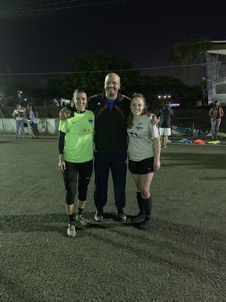 LNSCEclipse_DOC's tweet photo. Great first night of training for @LakeNormanSC 04 Eclipse Elite at the National Team Training grounds #ProyectoGol Thanks to Karla Aleman (former National team coach) Geovanni (Mens Pro Keeper coach) for training our girls & all the guests (national team players) that came 🇨🇷 https://t.co/FB9SkM33eV