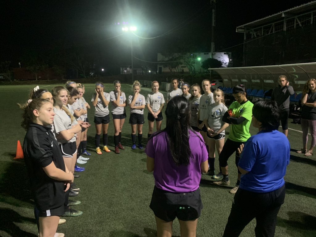 LNSCEclipse_DOC's tweet photo. Great first night of training for @LakeNormanSC 04 Eclipse Elite at the National Team Training grounds #ProyectoGol Thanks to Karla Aleman (former National team coach) Geovanni (Mens Pro Keeper coach) for training our girls & all the guests (national team players) that came 🇨🇷 https://t.co/FB9SkM33eV