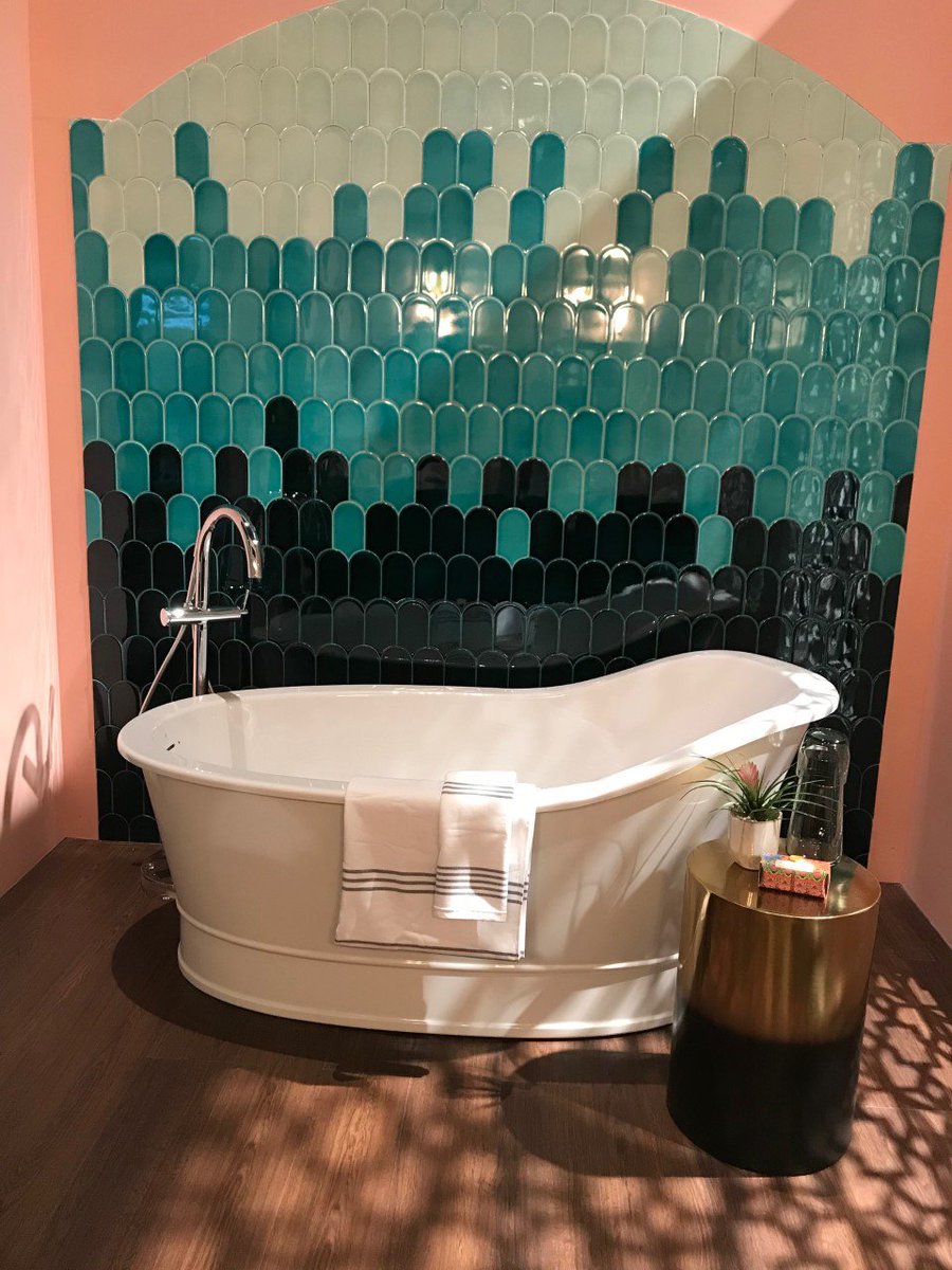 GROHE_Canada's tweet photo. Did you take a photo of the beautiful suite designed by #AKDesignVancouver and #MadeleineDesignGroup at @IDSToronto this weekend? Share your photo using #LIXILatIDS and tagging us for your chance to win a Sense Guard, among other great prizes!
https://t.co/AGSCAv0Py8 https://t.co/4cnhuZubGF