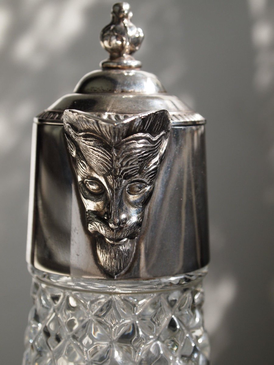 antique / vintage carafe decanter pm me #likör #liqueur #collector #collectors #vintage #antique #antiques #jug #museum #victorian #antik #antiquität #eagle #folloMe #follo4follo #follobackforfolloback #follo4folloback #like #carafe #decanter #Karaffe #claret #jug #mug #hump