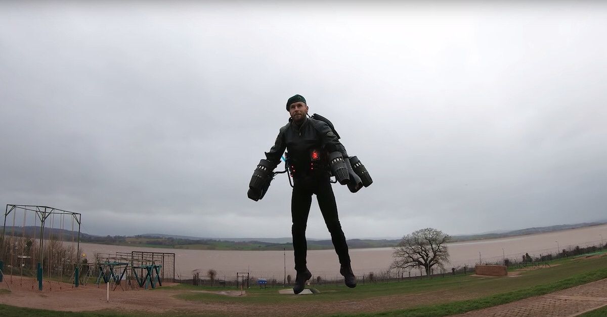 Watch an inventor take on a Royal Marines assault course in a jet suit 

buff.ly/2CuyDYc
#jetsuit