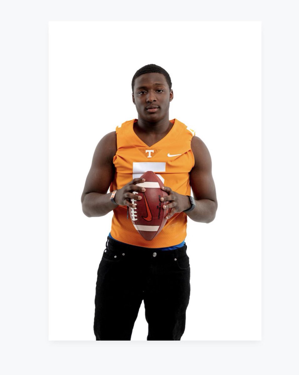 100nd_BOY_JAY's tweet photo. Had A Great visit At The University Of Tennessee 🍊🍊#Govols🍊 @Vol_Football @CoachYACJohnson https://t.co/UcQ4G0wWLW