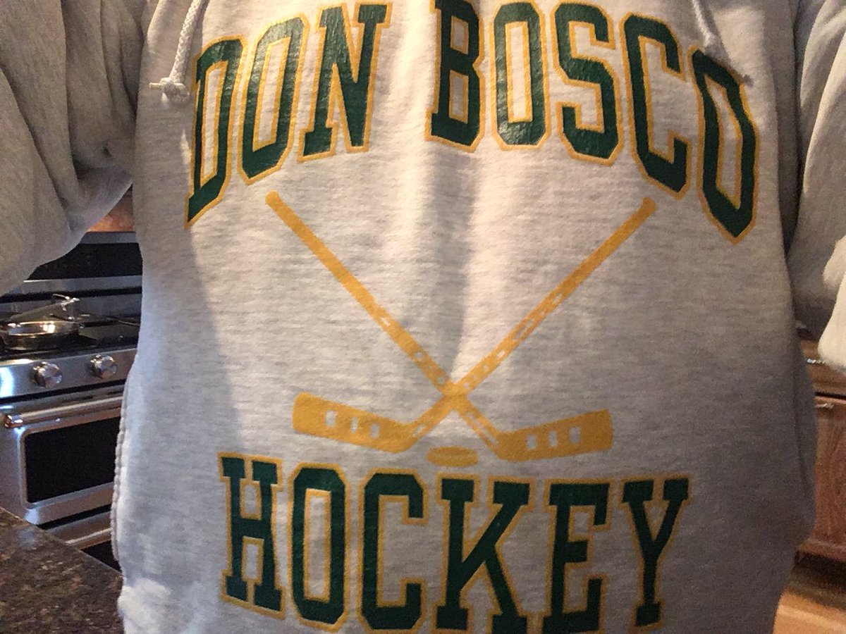 Somvilefdhcky's tweet photo. Breaking out the Snow gear #ripbosco https://t.co/WvbwiCMK0S