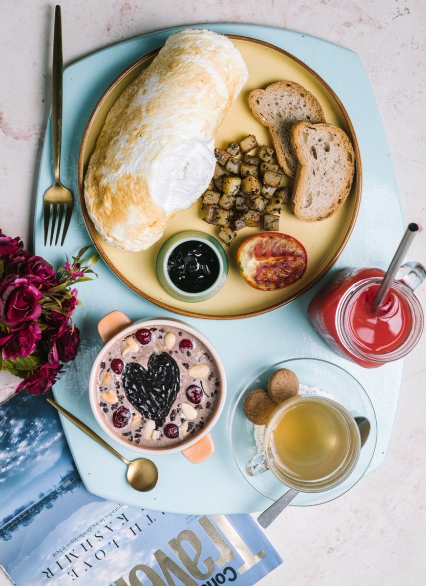 Kick off the day with our Healthy Body Healthy Mind breakfast combo!

Available at #JJBandra from Monday to Saturday 9 am to 12 noon.

#JamjarDiner #HeartyBreakfast #HealthyBody #HealthyMind