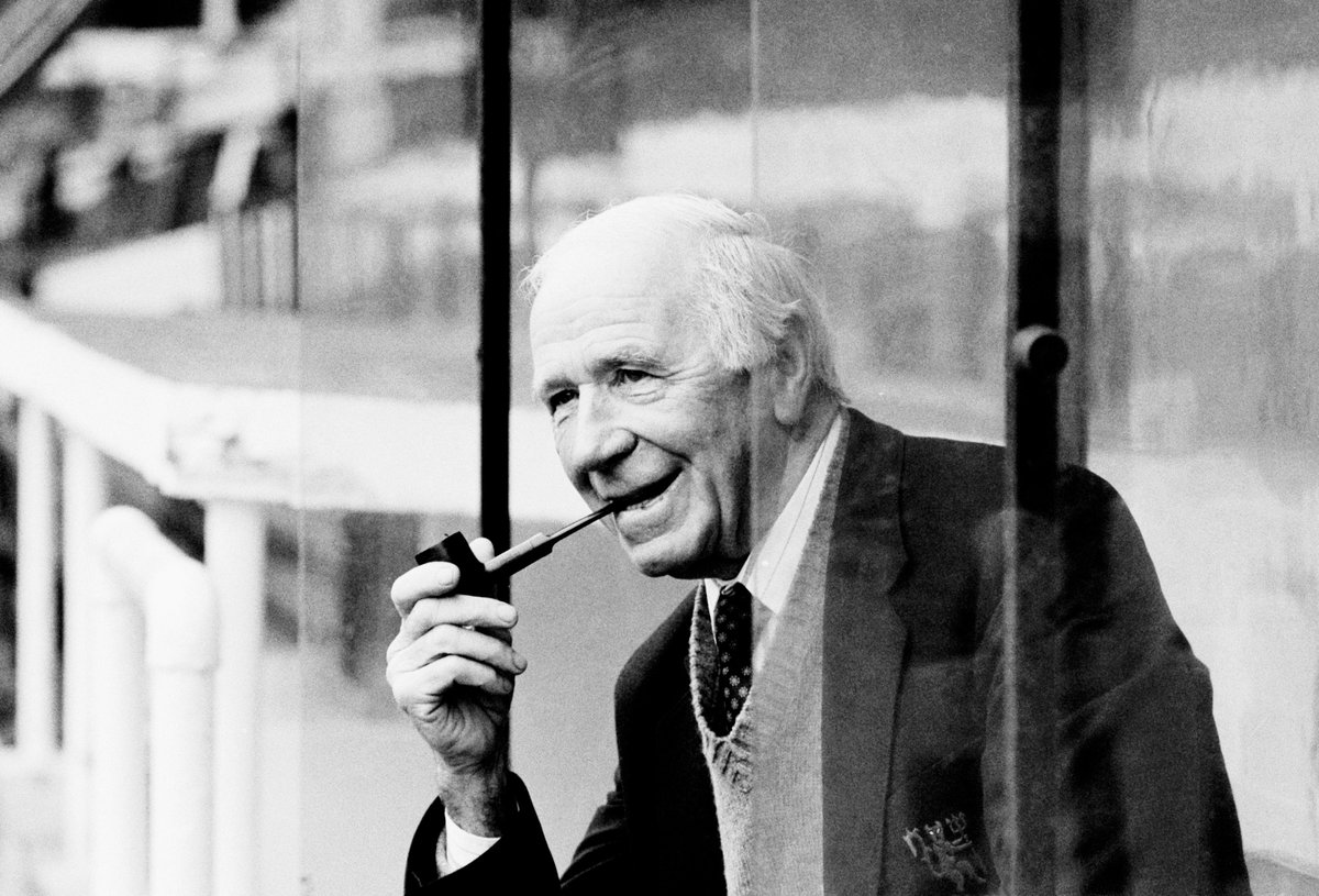 It's 25 years since former @ManUtd boss Sir Matt Busby passed away. He was key in helping them to become one of the world's biggest clubs.
Read how he turned them into European champions just a decade on from the Munich Air Disaster ๐
https://fifa.to/qG4zRqXtDTย
#OnThisDay